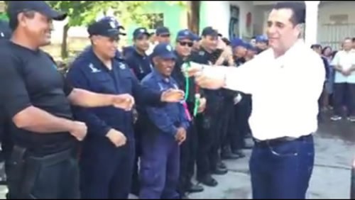 Veracruz: Reconoce Alcalde de Alvarado que de 130 policias solo pasaron 30 exámenes de confianza. Noticias en tiempo real